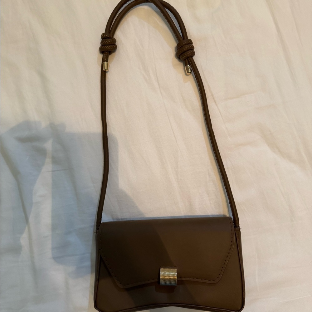 Elegant Brown Shoulder Bag